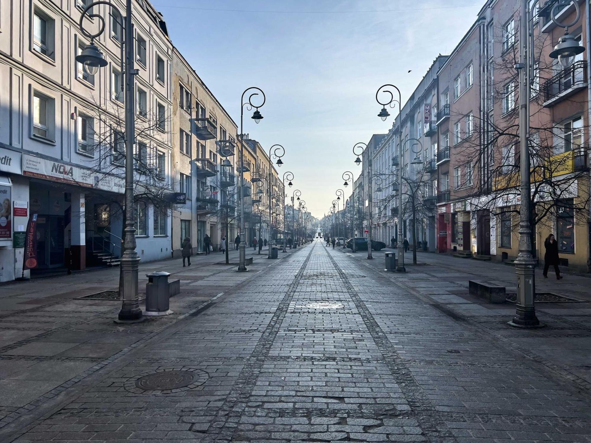 Sienkiewicza, Parking, 2 Sypialnie, Klimatyzacja, 24h Kod, 200m Od Pkp, Fvat Kielce